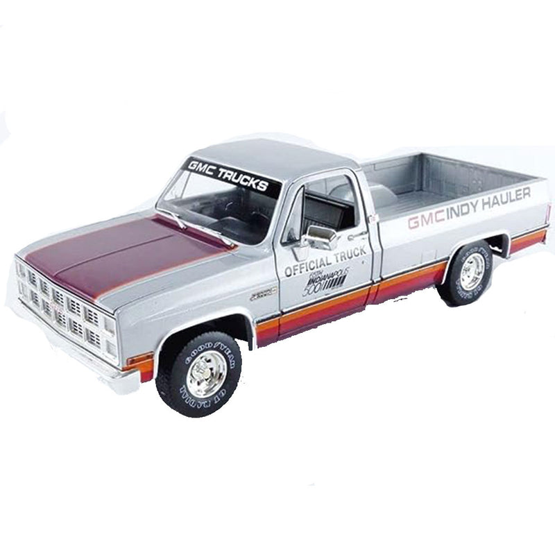  Camión modelo GMC Sierra Classic 1500 1:18